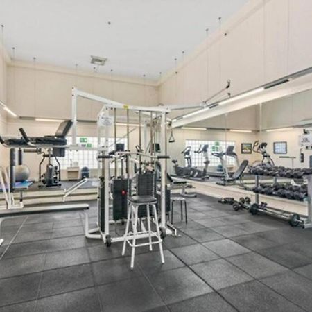 Ferienwohnung Fabulous Sea Views In The Heart Of Surfers Gold Coast Exterior foto