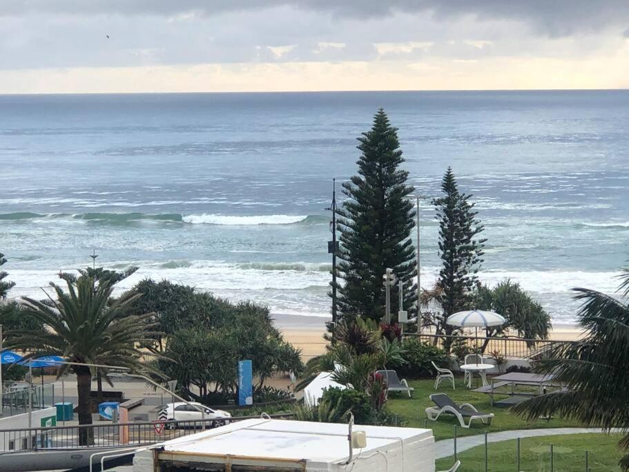 Ferienwohnung Fabulous Sea Views In The Heart Of Surfers Gold Coast Exterior foto